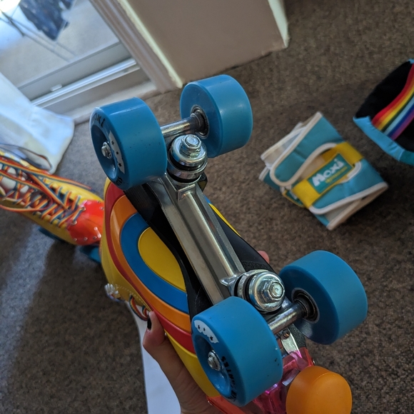 SOLD - Moxi Rainbow Rider Roller Skates - Picture 5 of 7